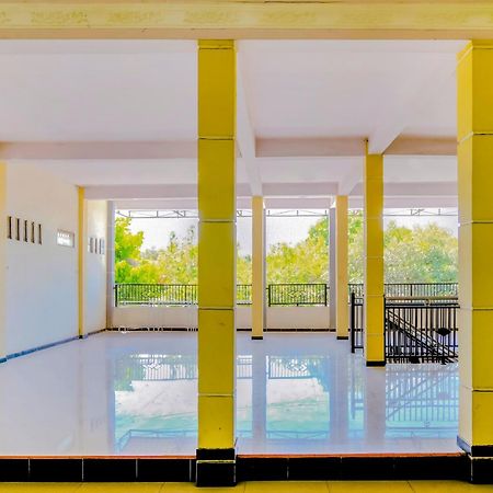 Super Oyo 1759 Family Residence Кедири Экстерьер фото