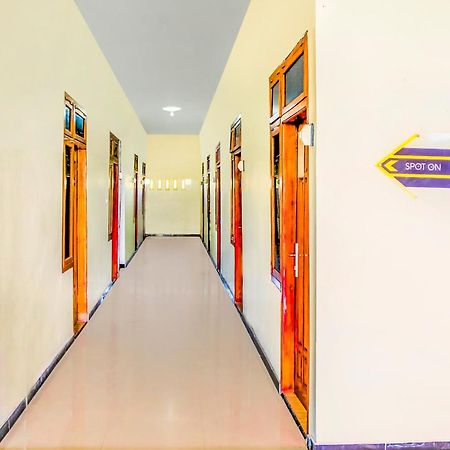 Super Oyo 1759 Family Residence Кедири Экстерьер фото