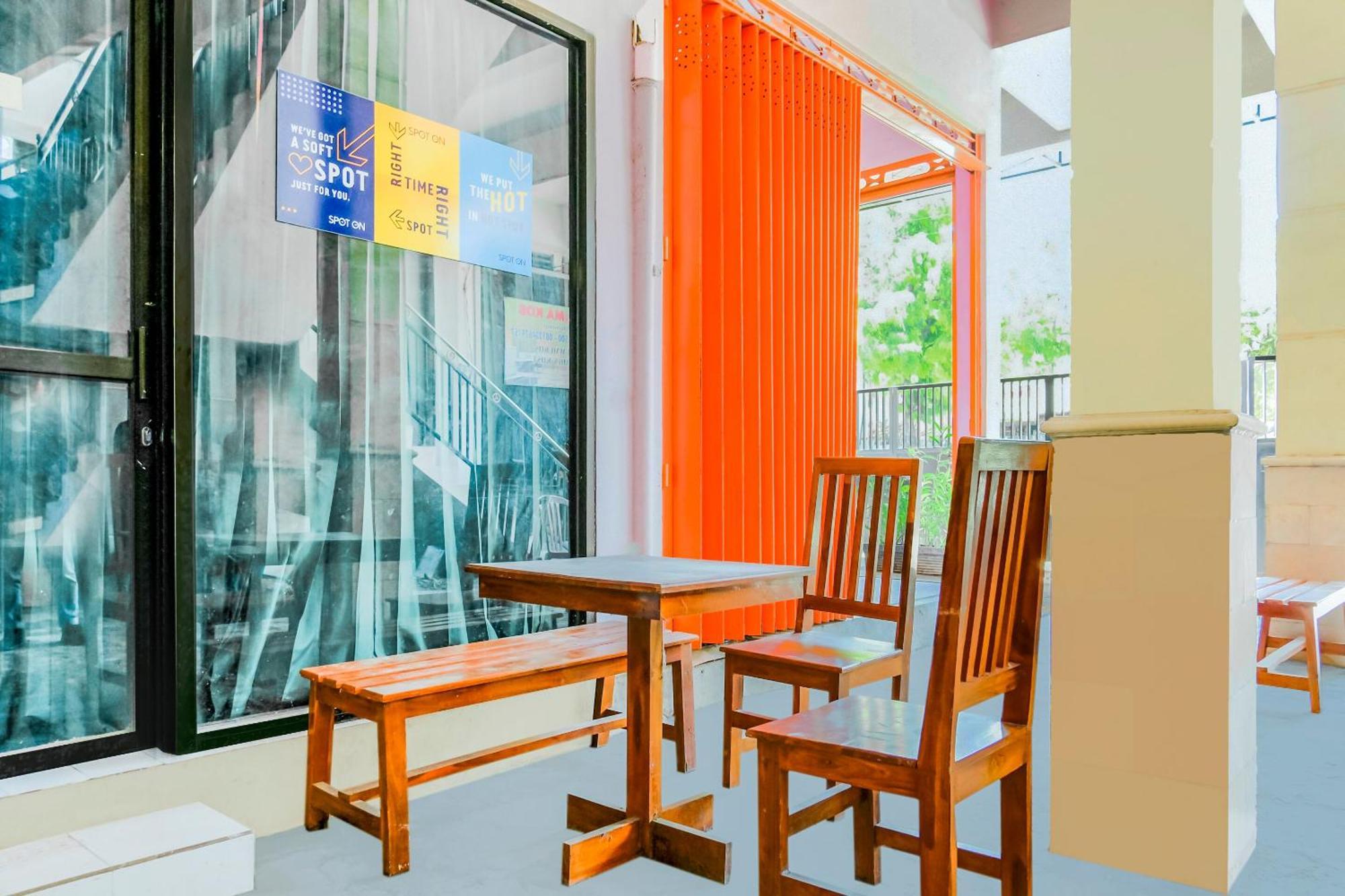 Super Oyo 1759 Family Residence Кедири Экстерьер фото